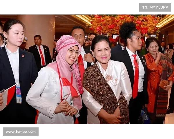 韩国夫人遭遇强劲挑战,乌兹别克斯坦夫人“出访课”背后的深意 韩国夫人遭遇强劲挑战,乌兹别克斯坦夫人“出访课”背后的深意